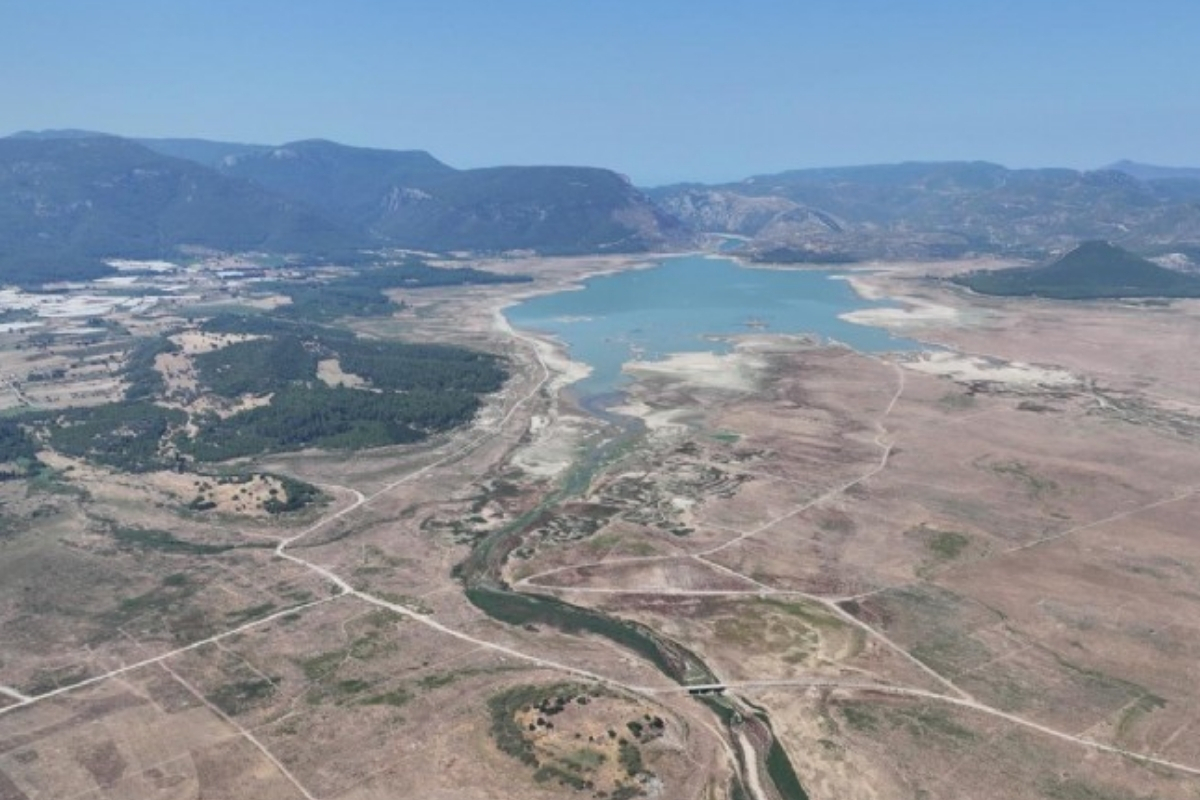 İzmir’in içme suyu barajlarında doluluk oranı kritik seviyelere geriledi kuraklık alarmı büyüyor
