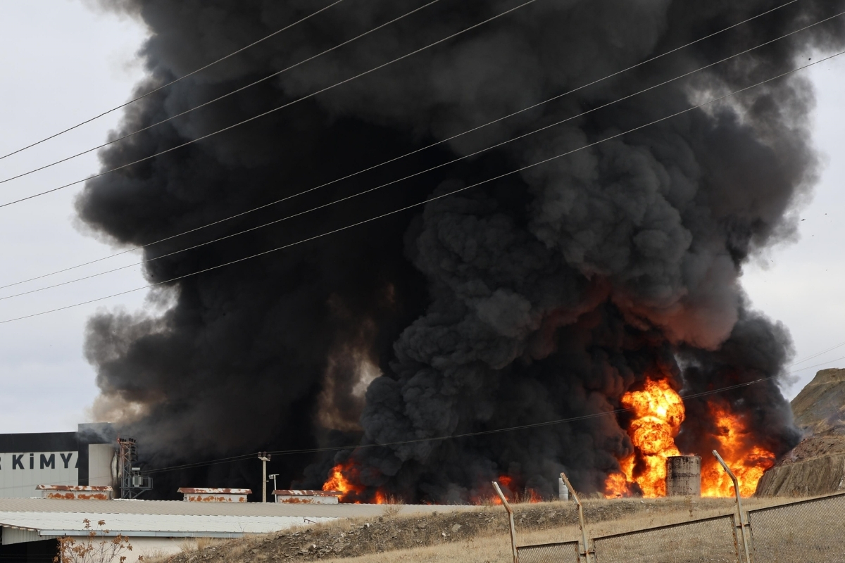 Kırıkkale Organize Sanayi Bölgesi'nde yangın çıktı