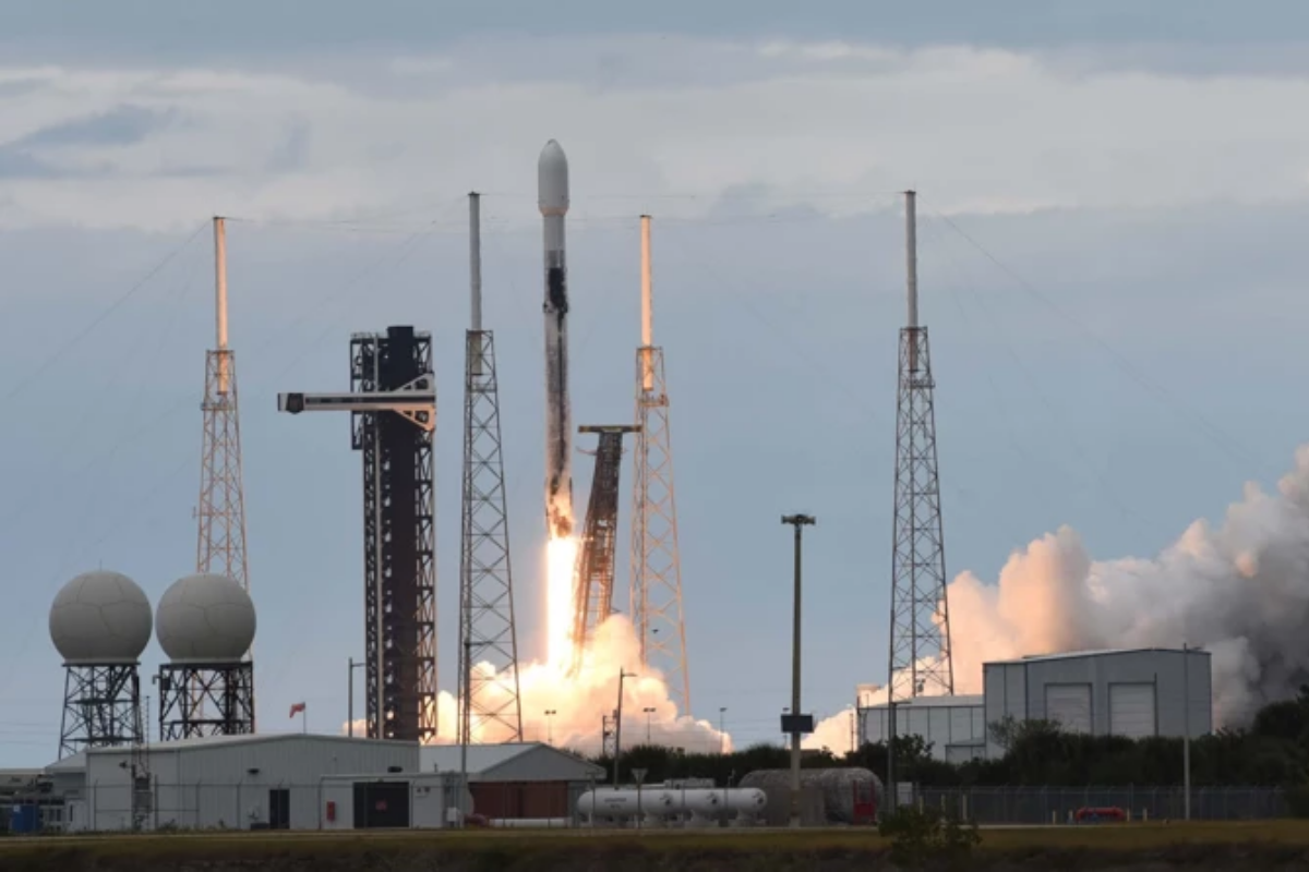 SpaceX, Ulusal Keşif Ofisi NRO’nun gizli yükünü Falcon 9 ile uzaya fırlattı