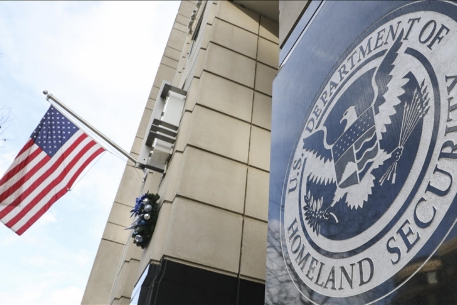 ABD Başkanı Donald Trump yönetimi 1 milyon dolar değerindeki altın kart vize programı başlattı