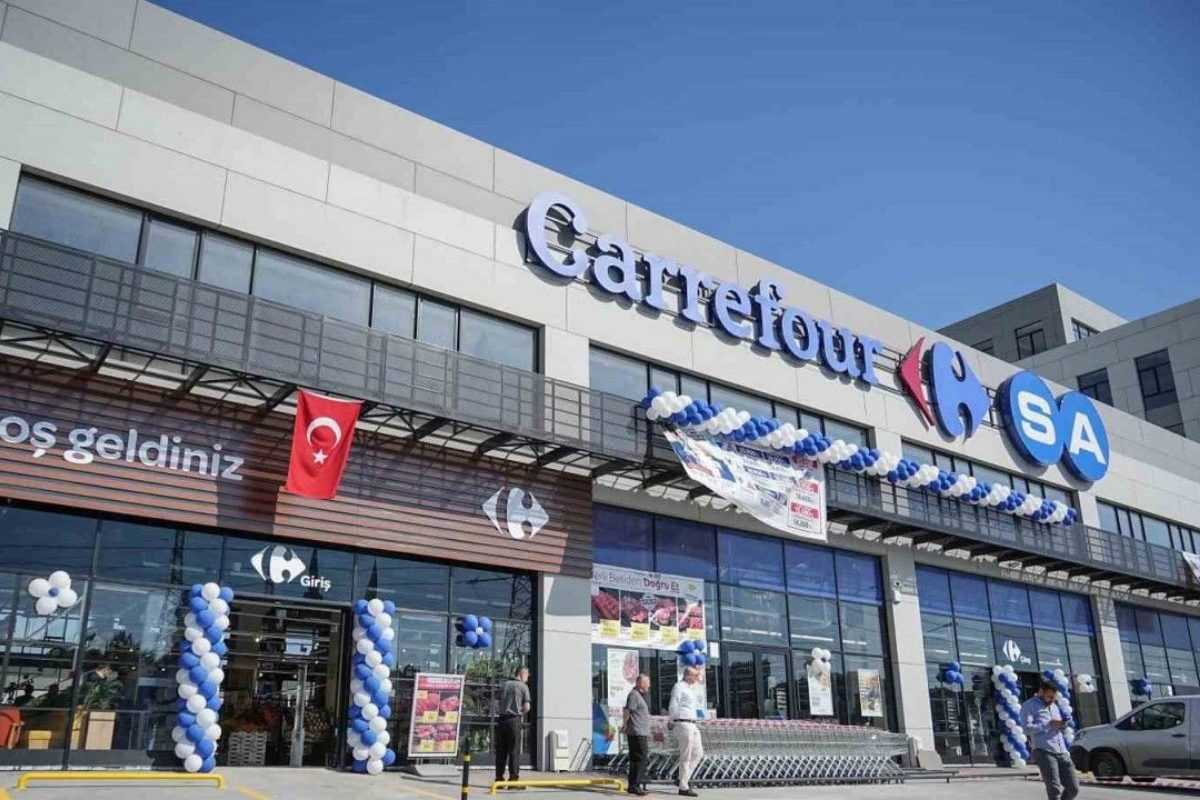 Sabancı Holding bünyesinde bulunan Carrefoursa'nın ikiye bölünüp Anpagross ve A101'e satılacağı iddia edildi