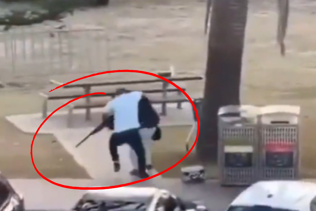 Dünyanın konuştuğu Manav Ahmed saldırganı böyle etkisiz hale getirdi