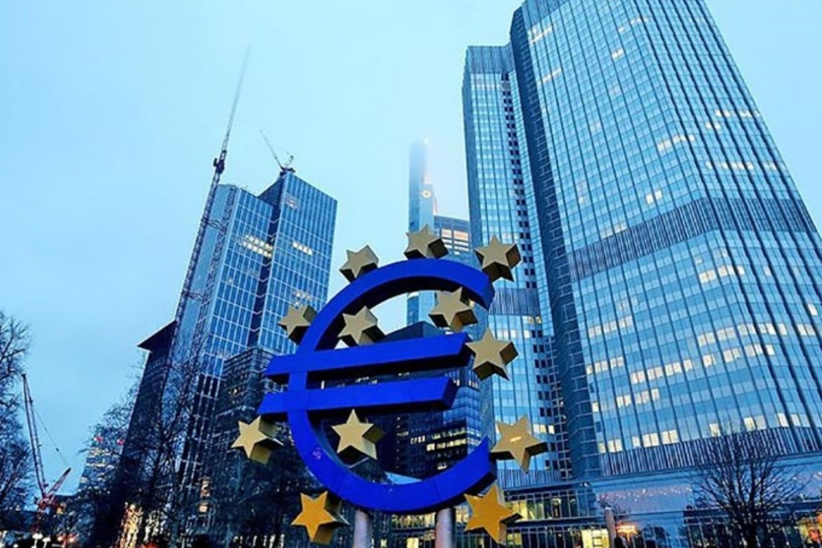 Euro Bölgesi'nde sanayi üretimi ekimde yükseldi