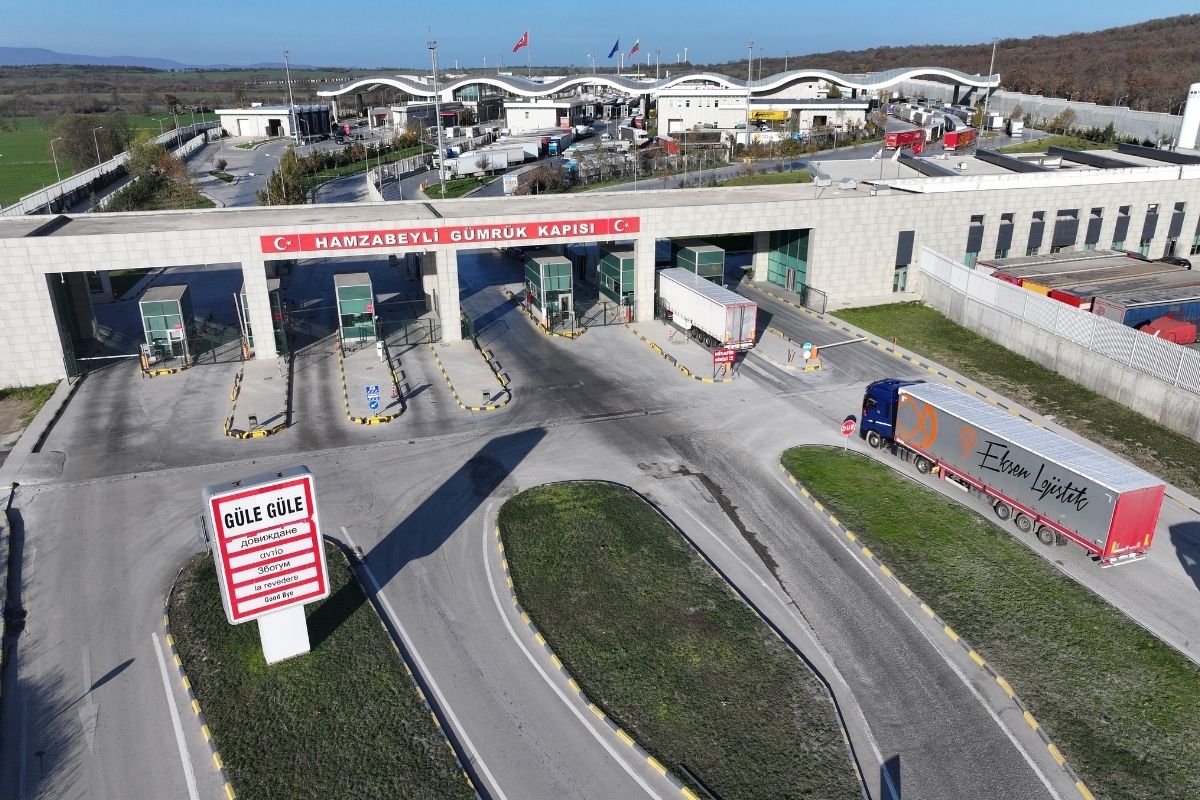 Yunanistan’daki çiftçi eylemleri sınır kapılarında geçişi kısıtladı