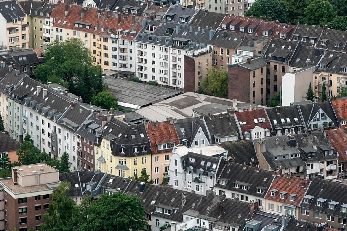 AB'den konut krizine karşı plan hazırlandı, konut sıkıntısı çekilen bölgelerdeki kısa vadeli kiralamalara önlem alınacak