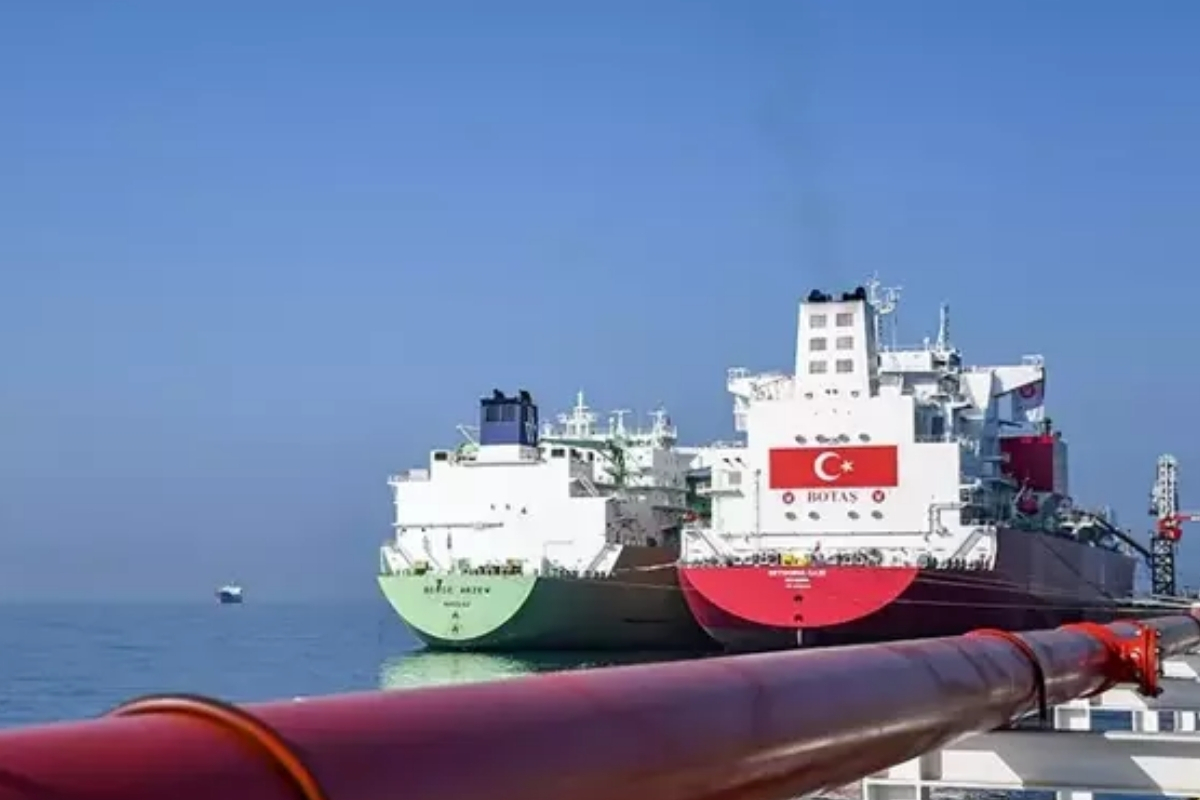 Bakan Bayraktar, Ertuğrul Gazi FSRU'nun gaz iletim sistemine 9,3 milyar metreküp katkı sağladığını bildirdi