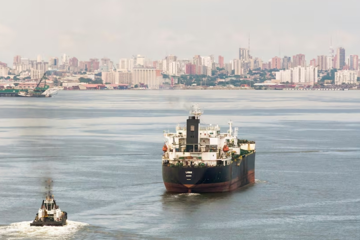 Trump’tan Maduro’ya yeni baskı adımı, Venezuela petrol tankerlerine abluka emri