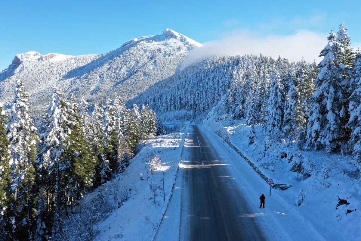 Küre Dağları kış mevsiminin tüm güzelliklerini sergiliyor