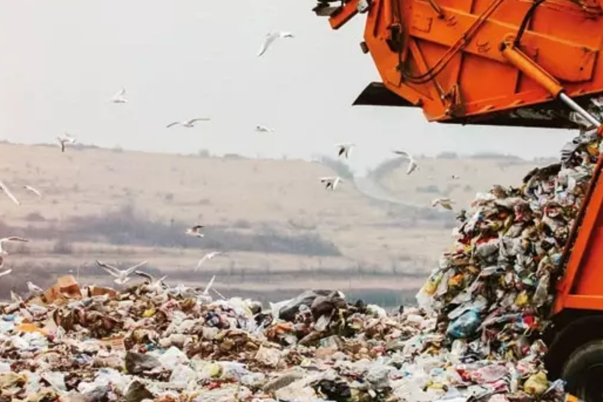 COP31 hazırlıkları kapsamında evlerde atıklar ayrıştırılacak, çöpler iki farklı poşetle ayrı ayrı toplanacak