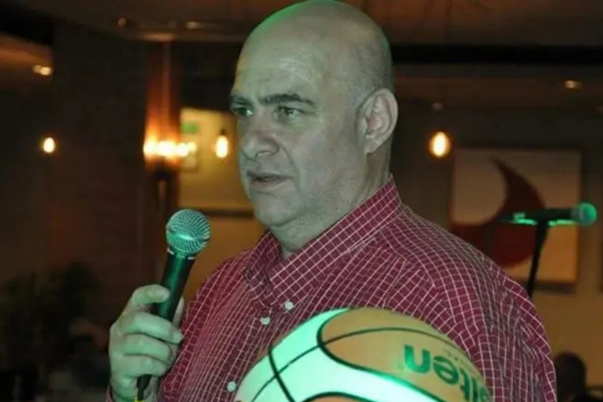 Eski milli basketbolcu Ediz Baksi, balkondan düşerek yaşamını yitirdi