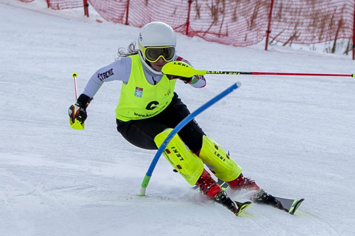 21 ülkeden 126 sporcunun katılacağı Alp Disiplini FIS Sarıkamış Cup yarışları yarın başlıyor