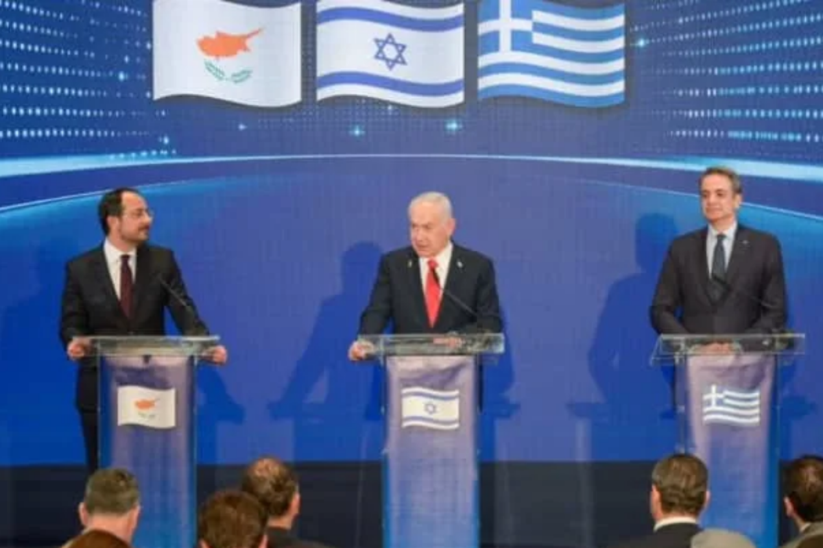 İsrail Başbakanı Netanyahu, Yunanistan ve GKYR liderleriyle buluştu