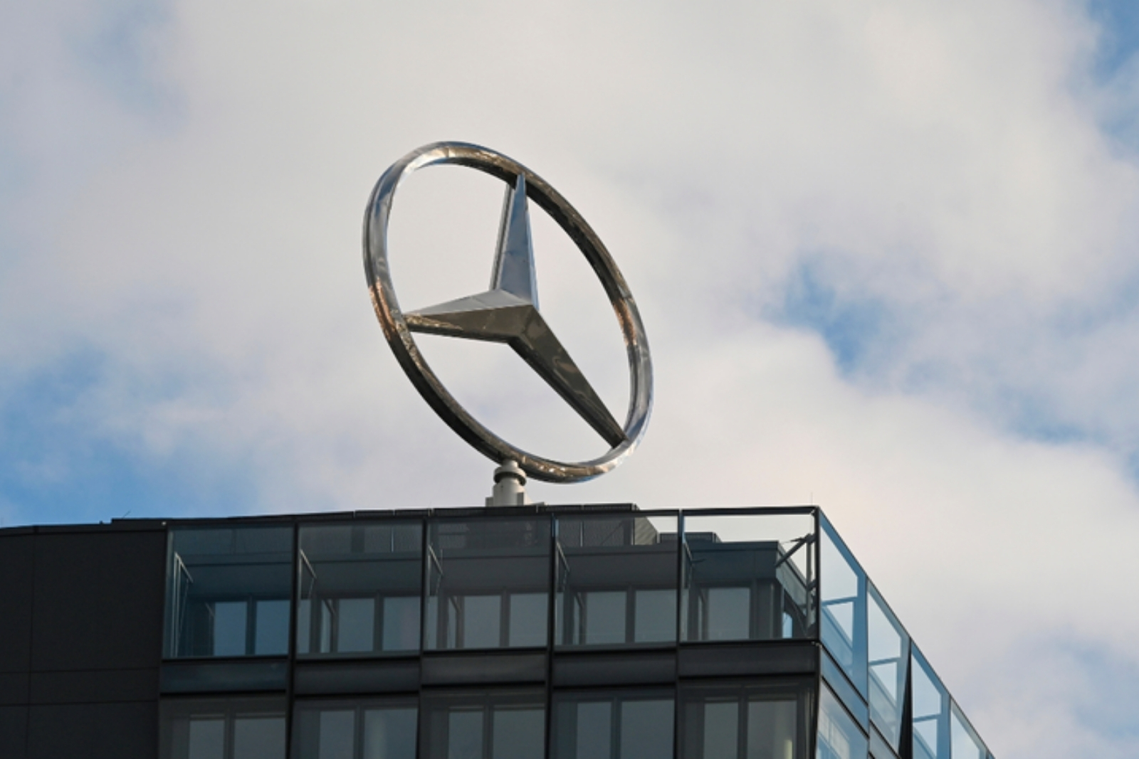 Mercedes Benz, Amerika Birleşik Devletleri ile 150 milyon dolara anlaştı