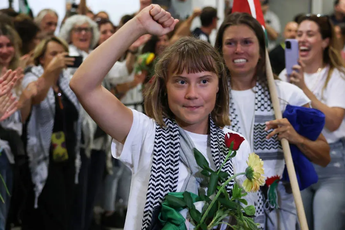 İklim aktivisti Greta Thunberg, Londra'daki Filistin yanlısı eylemde gözaltına alındı