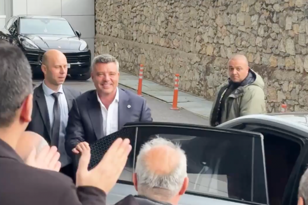 Adli kontrol şartıyla serbest bırakılan Saadettin Saran'a Fenerbahçe karşılaması