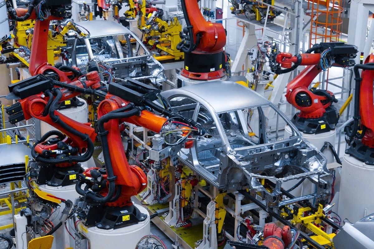 Avrupalılar gitti, Rusya'dan uzak doğuyla otomotive devam kararı