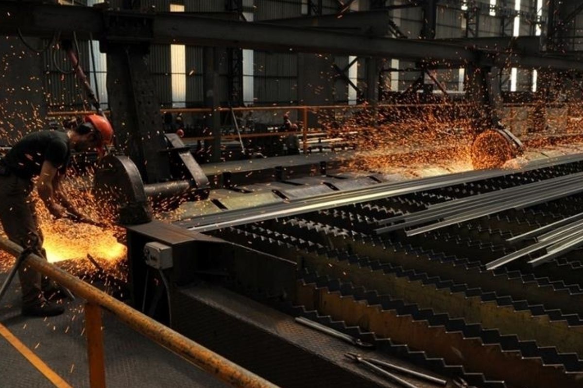 Çin’den ithal paslanmaz yassı çeliğe yüzde 3,95 damping vergisi