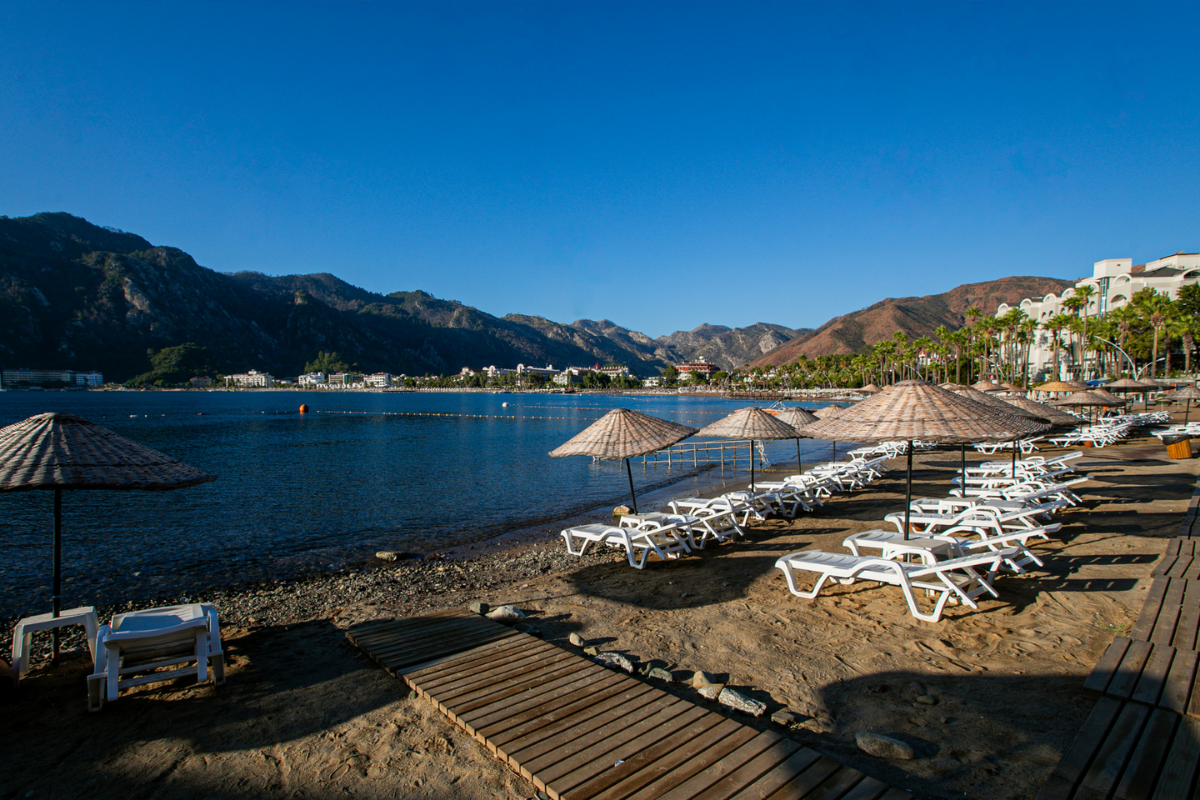 Yenilenen halk plajlarına rekor ilgi; bugüne dek 3 milyon 252 bin 769 kişi kullandı