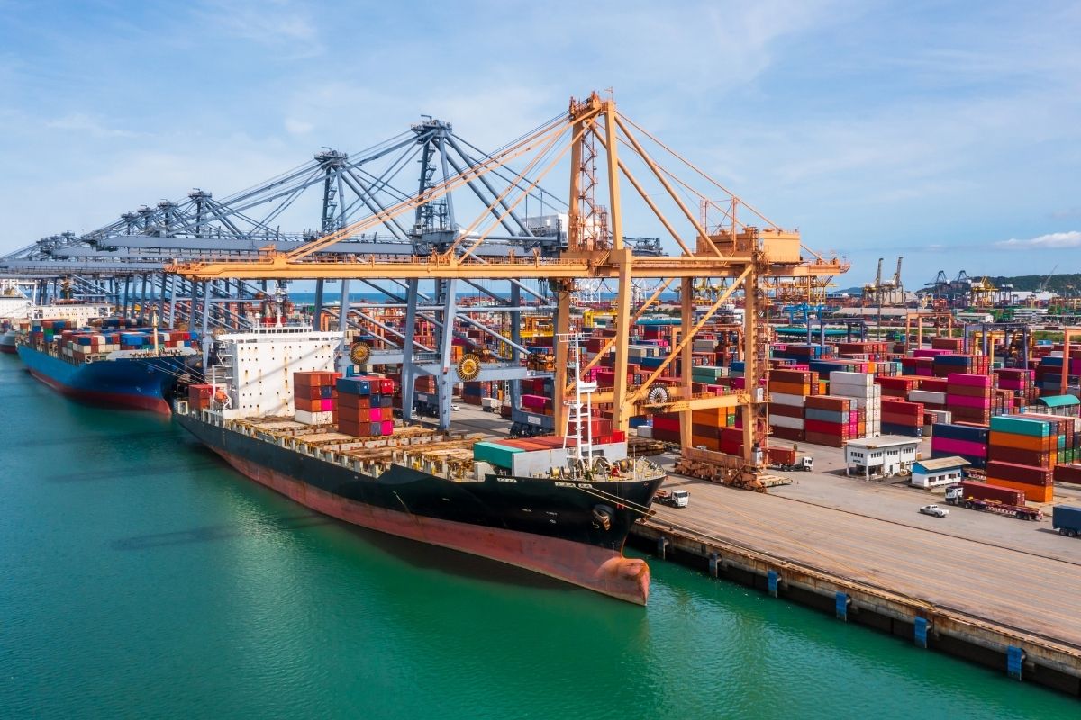 Hizmet ihracatının yüzde 62,3'ünü 2023'te büyük ölçekli girişimler yaptı