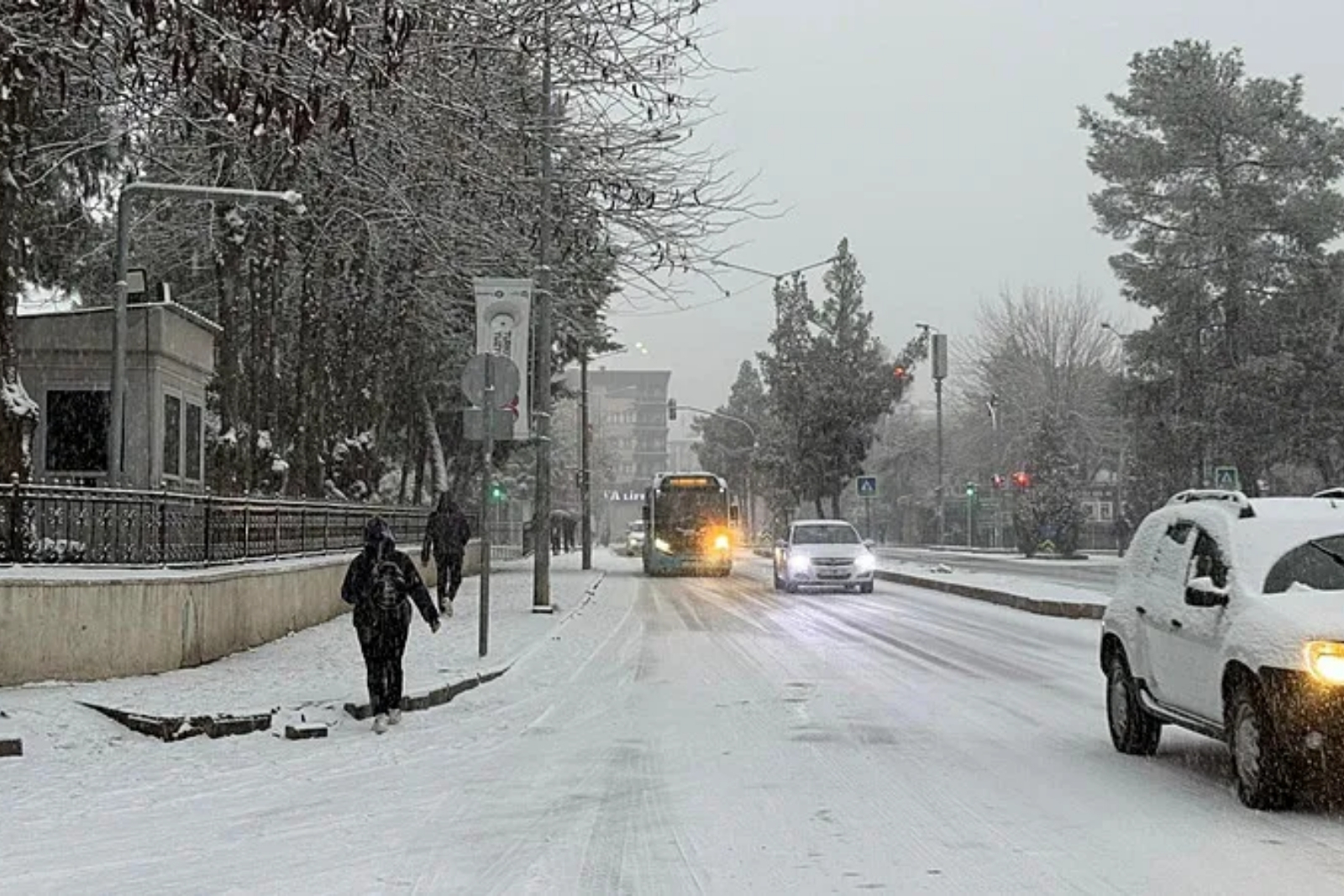 İstanbul ve Ankara dahil 60 il için hava alarmı, kar 20 santimetreyi aşacak