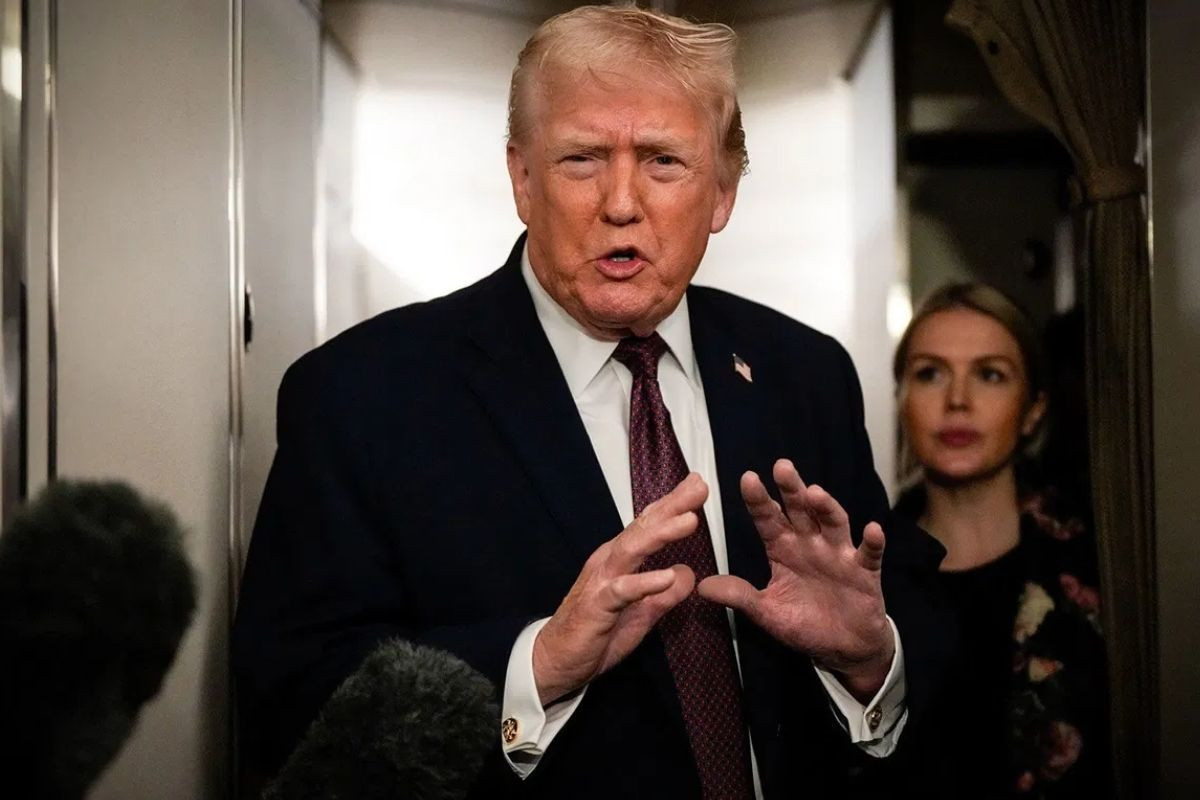 ABD Başkanı Trump, İran'la iş yapan ülkelere yüzde 25 gümrük vergisi getirdi