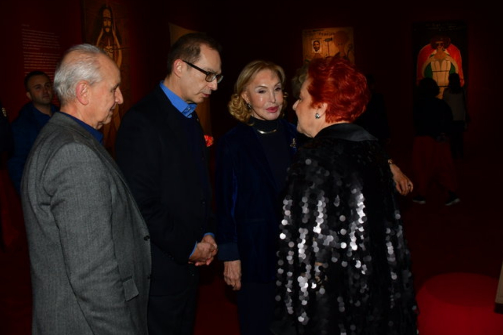 Anne ve oğulun sanat turu, Ömer Koç ve Çiğdem Simavi sanatçı Semiha Berksoy'un sergisinde buluştu