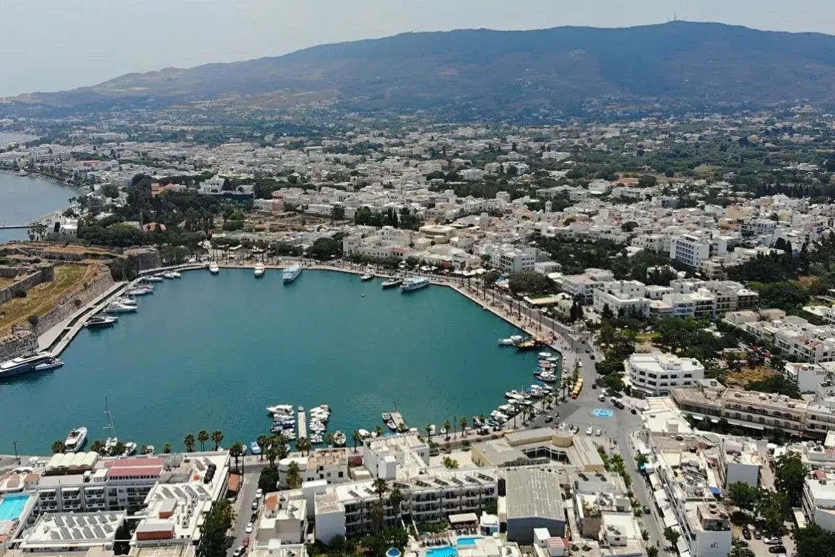 Pek çok ünlü Türk iş insanı ve vatandaşın yatırım yaptığı Yunanistan'dan Türk mülklerine karşı tehlikeli adım geldi