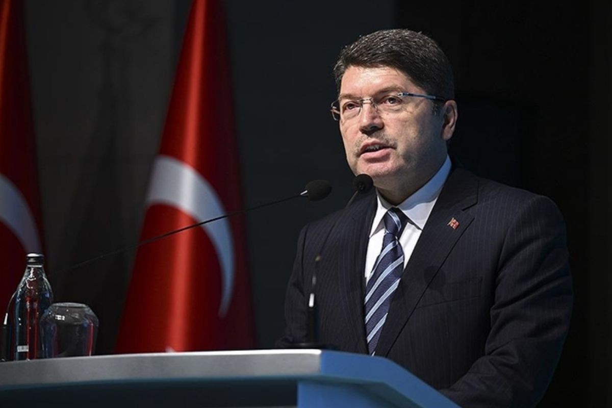 Adalet Bakanı Tunç'tan 'Yeni, sivil ve demokratik bir anayasa, milletimize sorumluluğumuz ve borcumuzdur' açıklaması