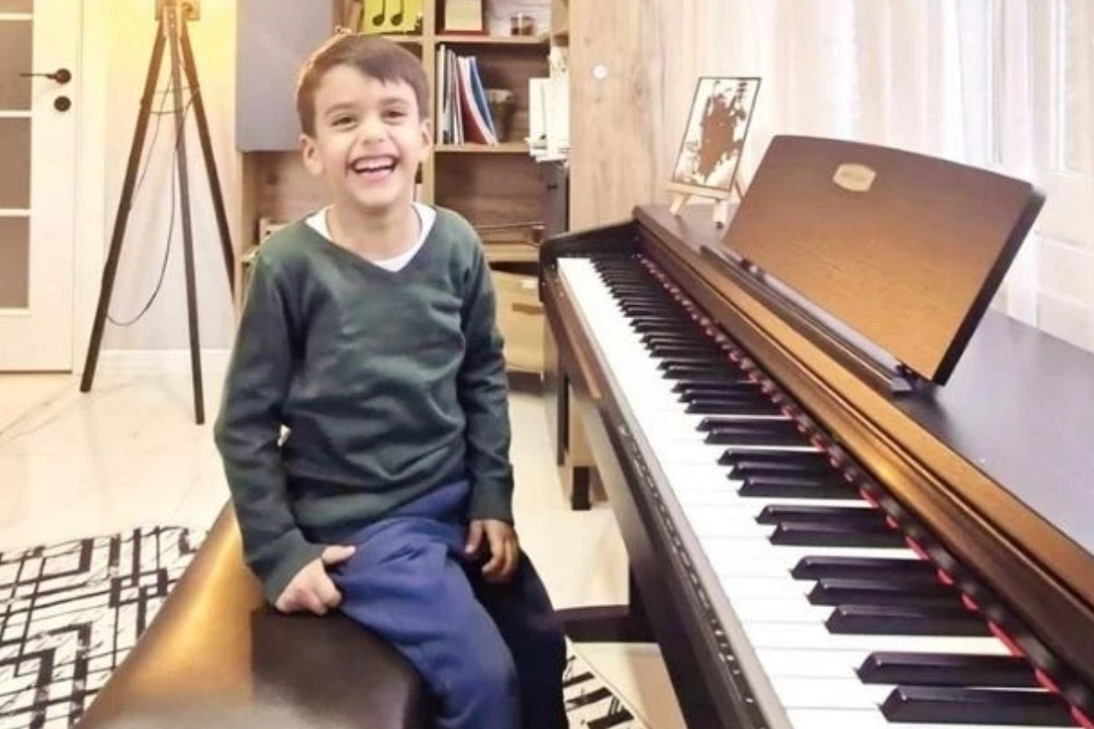 Okuma yazma öğrenmeden nota okuyan 4 yaşındaki Deniz Işık'tan dünya çapında başarı