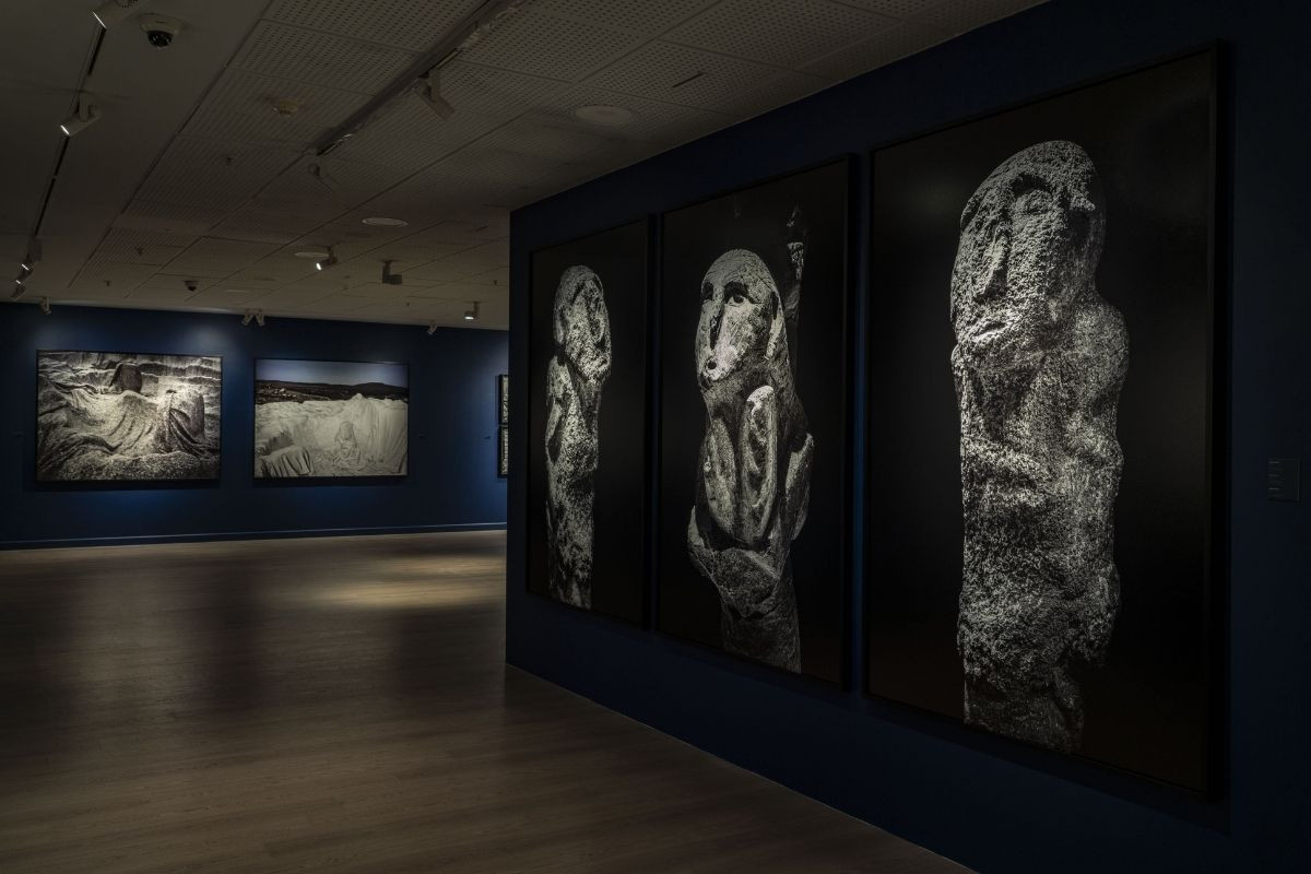 İspanyol fotoğrafçı Isabel Munoz’un Göbeklitepe fotoğrafları Berlin’de arkeoloji ve sanat tutkunlarıyla buluşuyor