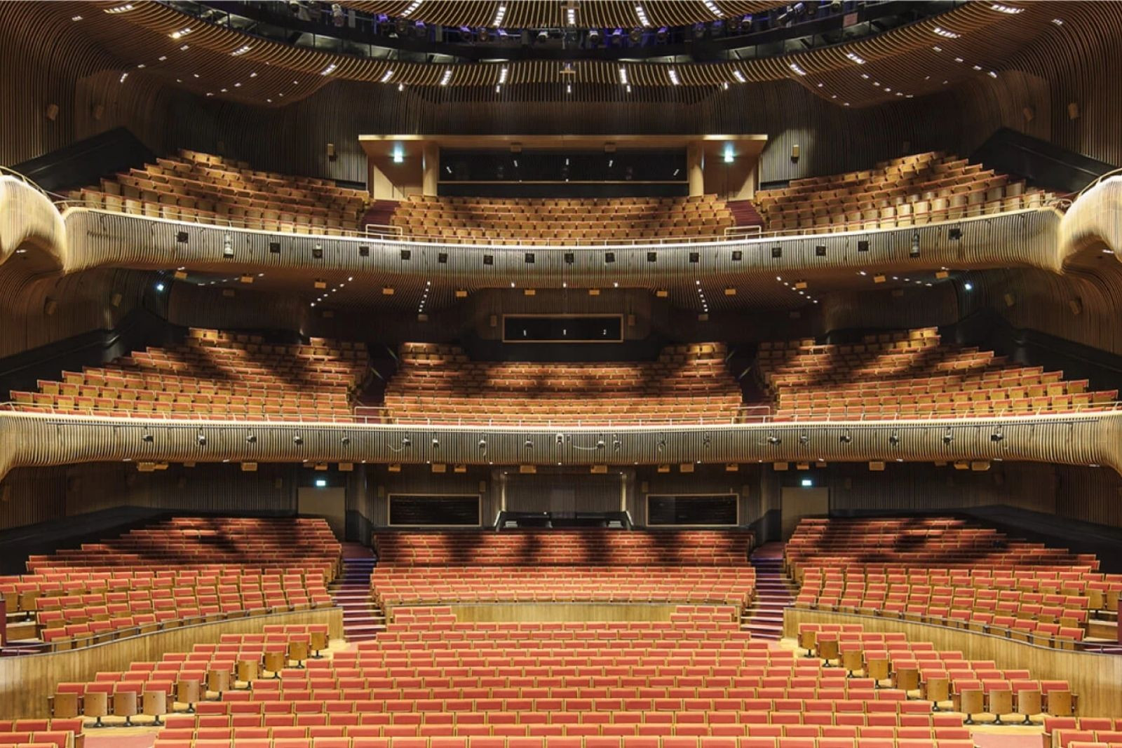 Zorlu PSM'deki etkinlikler iki gün yasaklandı, gerekçe ise konser verecek metal grup