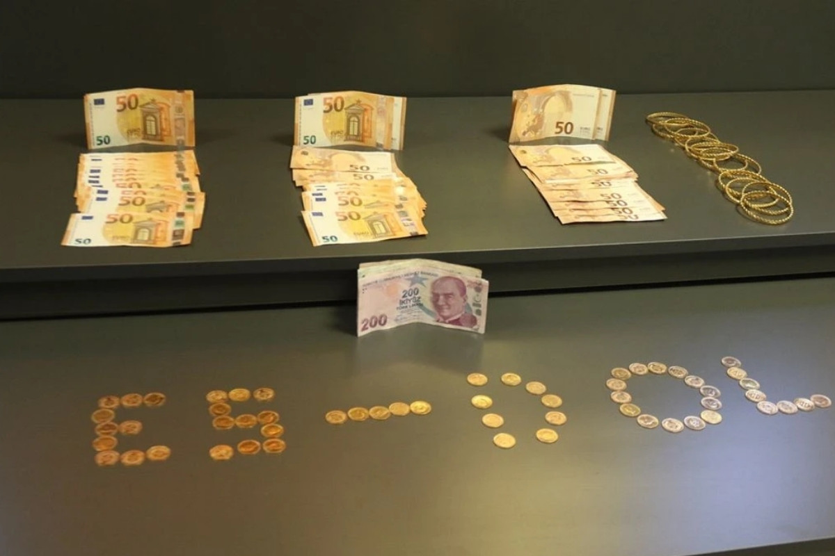 Polis ekipleri, 5 milyon 200 bin lira değerindeki döviz, altın ve ziynet eşyasını sahibine teslim etti