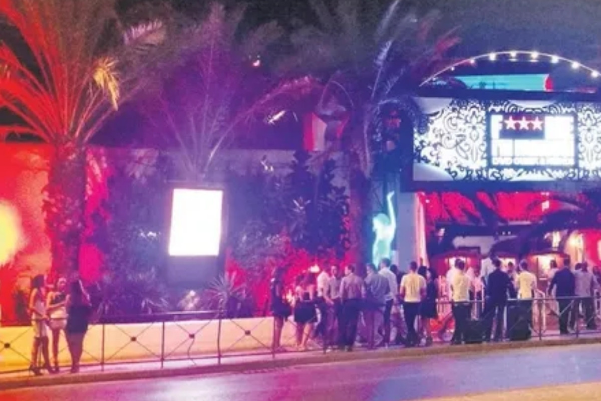 Mert Demir konserinde iki erkek arkadaş içeri alınmadı; mekan, TİHEK tarafından ayrımcılık sebebiyle para cezasına çarptırıldı