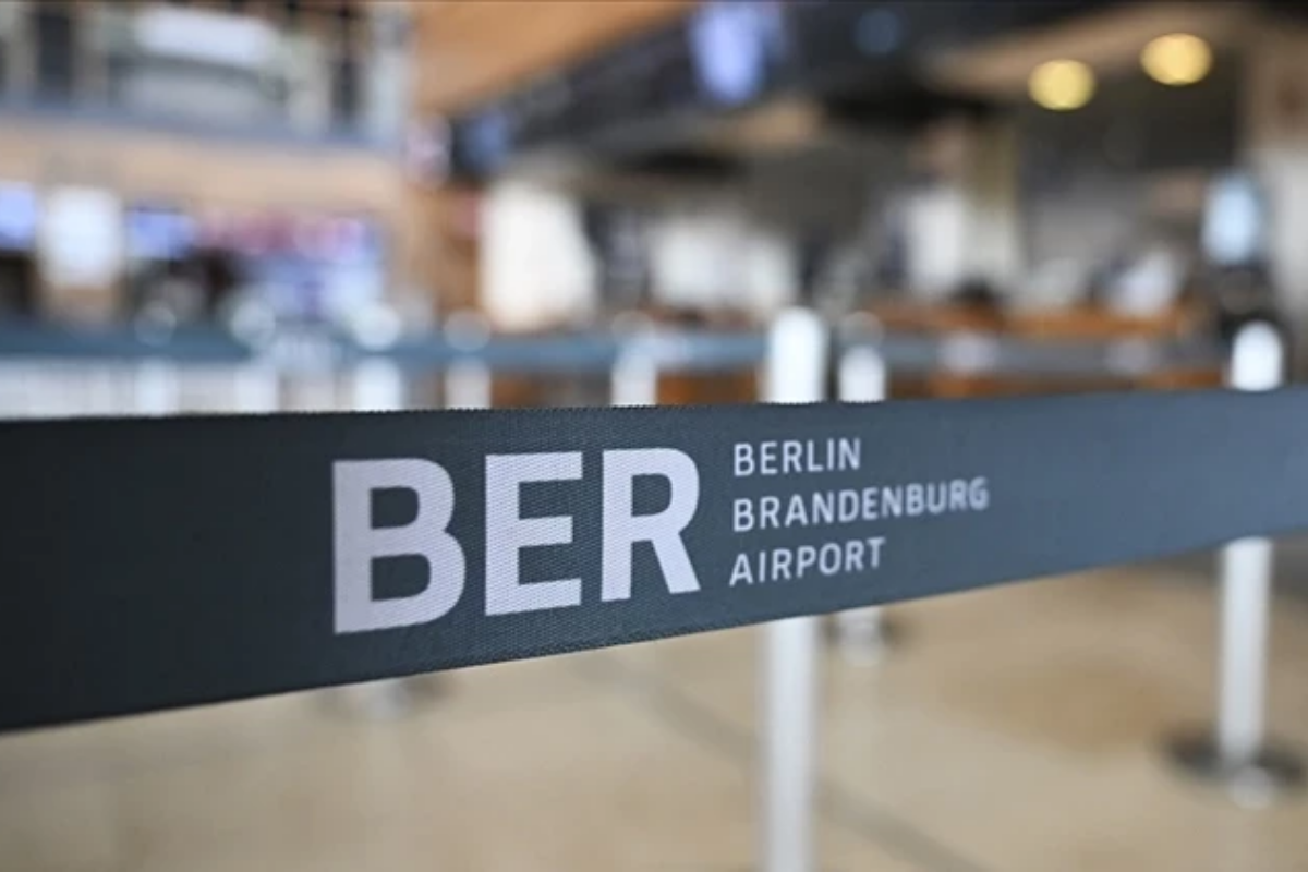 Berlin-Brandenburg Havalimanı'nda grev nedeniyle 57 bin yolcu mağdur oldu
