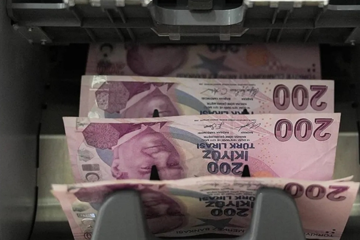 Merkez Bankası’nın sıkı politikası mevduat faizlerini yukarı taşıdı, TL’ye yönelim artarken dövize talep sınırlı kaldı