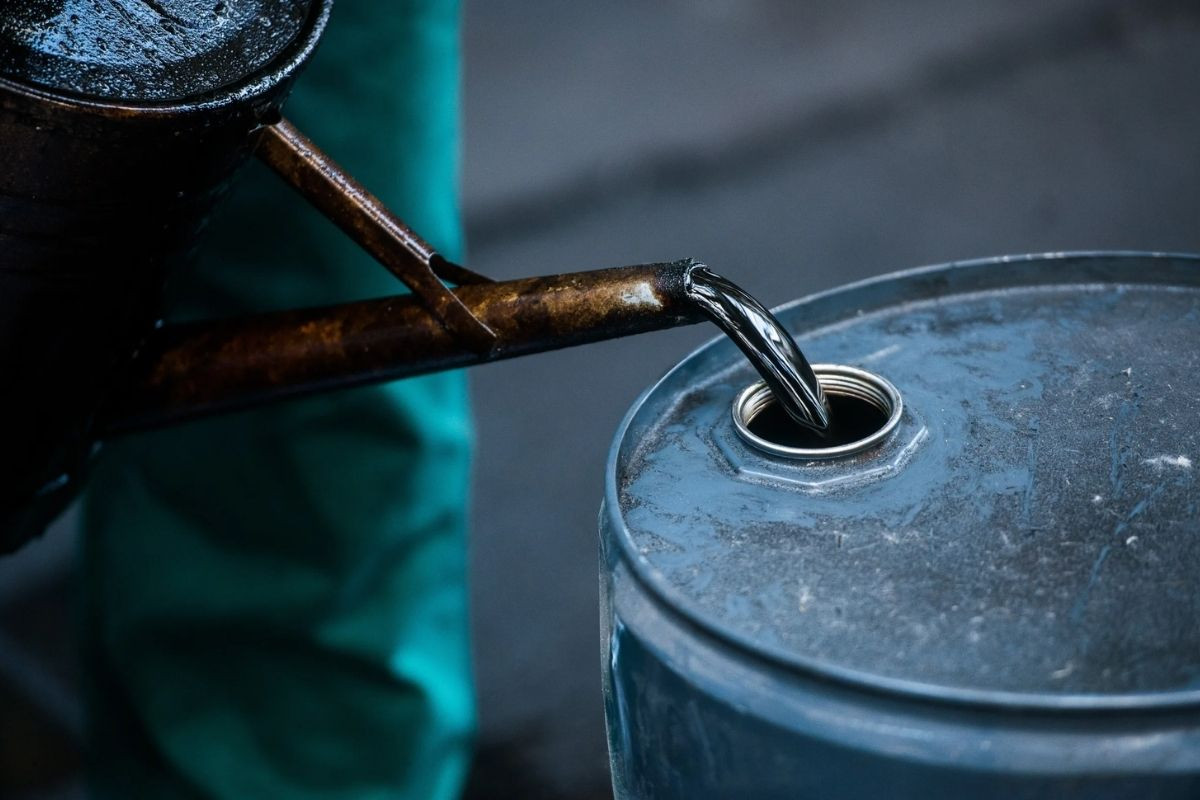 Brent petrolün varil fiyatı 110 doların altına indi