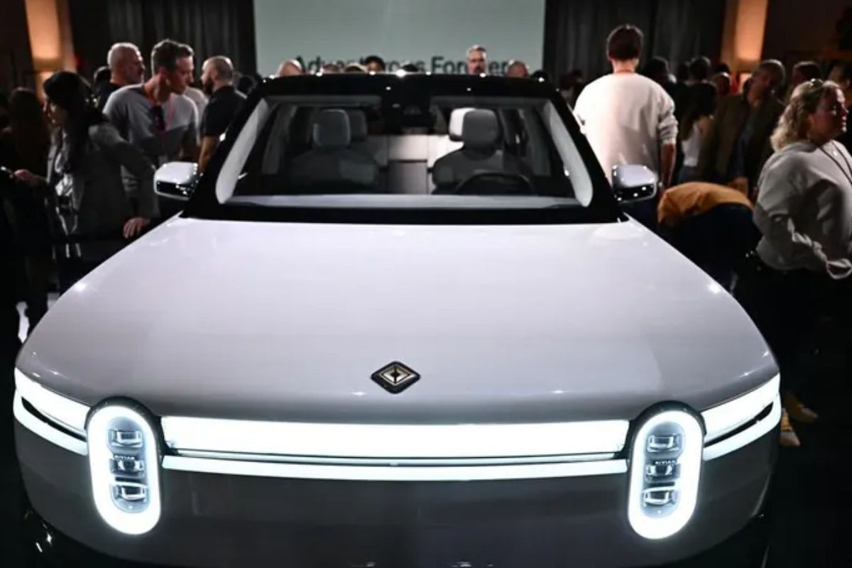 Uber, robot taksi üretimi için elektrikli araç üreticisi Rivian ile anlaşma imzaladı