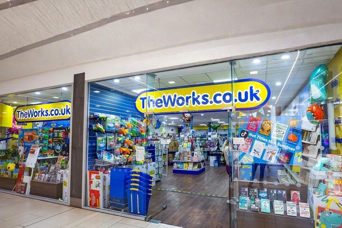 Tüm dünyada şirketler fiziksel satış yerine online satışa yönelmişken, İngiliz mağaza zinciri The Works online satışı durdurma kararı aldı