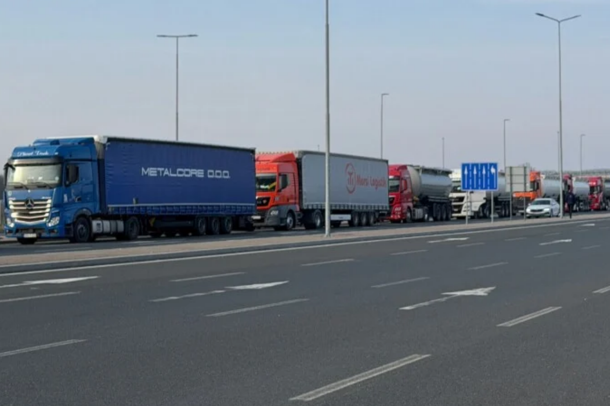 Bosna Hersek'te TIR'cılar eyleme başladı, yük taşımacılığı durdu