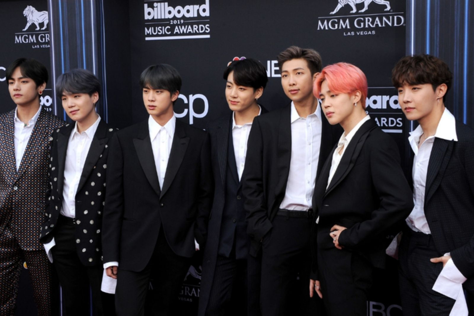 BTS beklentileri karşılamadı, konser boş kaldı hisseler çakıldı