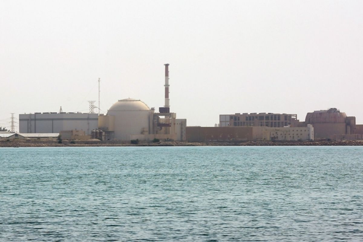 İran, ABD-İsrail saldırısında Buşehr Nükleer Enerji Santrali sahasına füze isabet ettiğini duyurdu