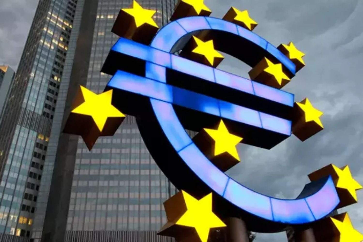 Orta Doğu Avrupa'yı vurdu, Euro Bölgesi'nde büyüme durma noktasına geldi