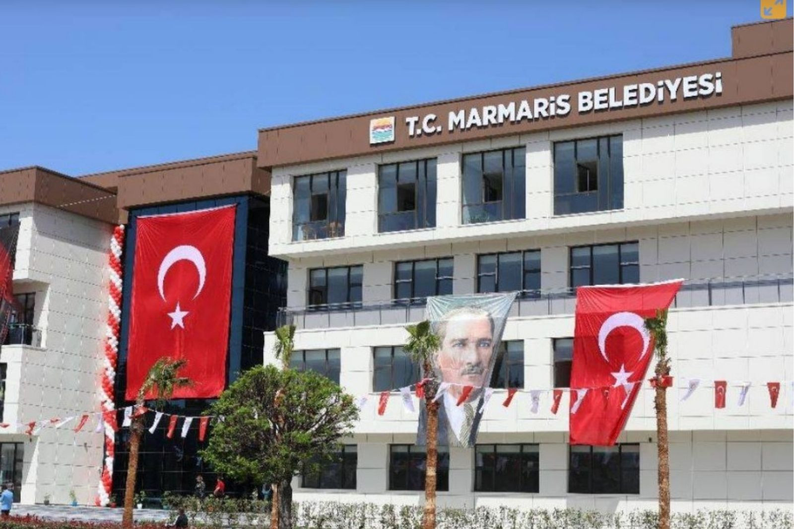 Marmaris Belediyesi’nde bir görevlinin aldığı rüşvet geniş çaplı operasyona döndü, başkan yardımcısı dahil 13 kişi gözaltına alındı