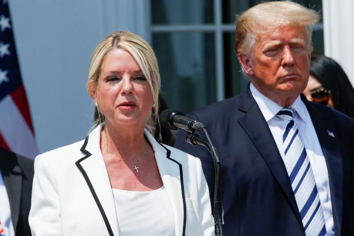 ABD Başkanı Donald Trump, Adalet Bakanı Pam Bondi'yi görevden aldı