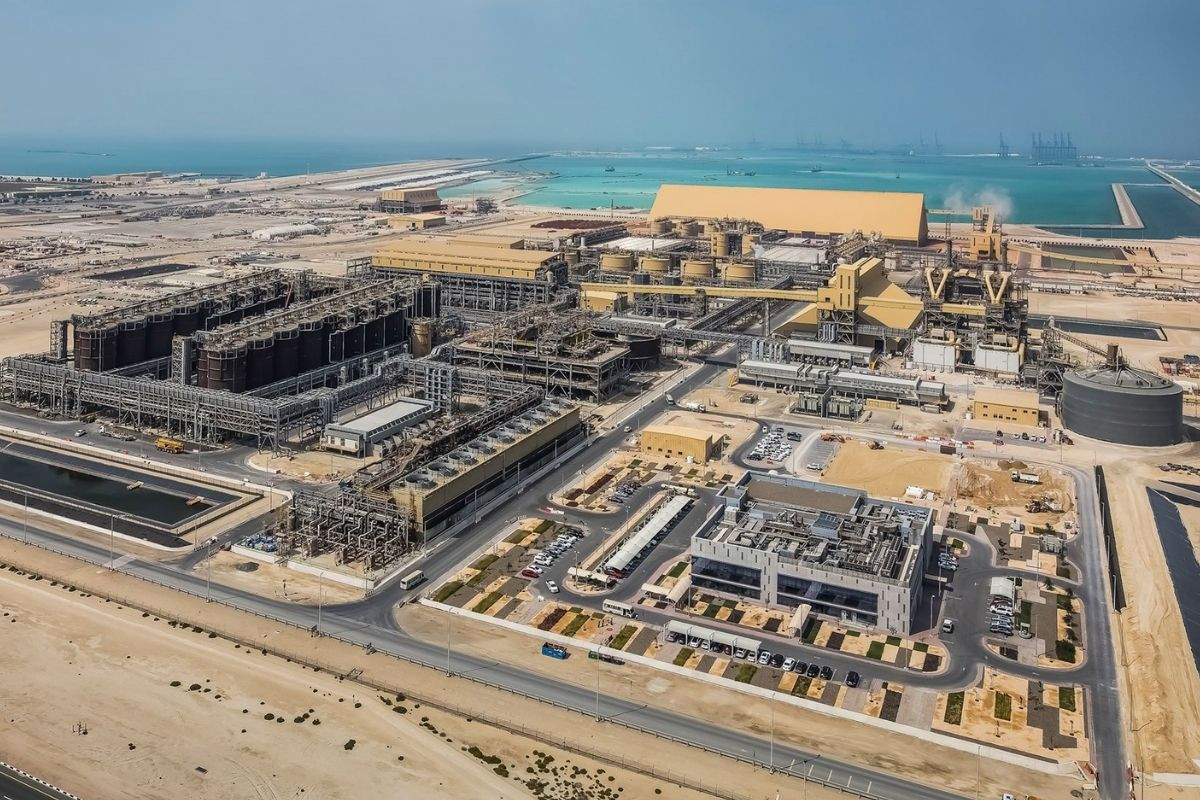 Emirates Global Aluminium'un Abu Dabi'deki alüminyum üretim merkezinde İran saldırıları sonucu büyük hasar oluştu