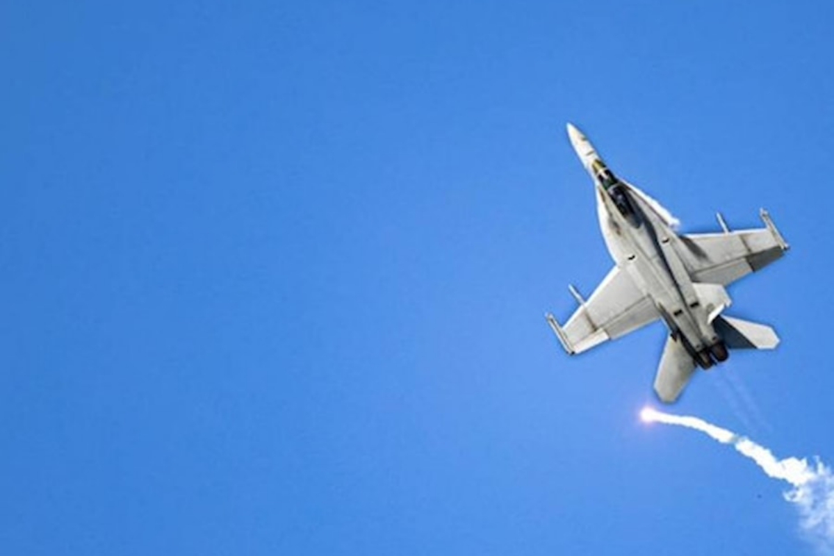 ABD basınında çıkan haberlere göre İran bir ABD savaş uçağını düşürdü, mürettebattan 2 kişiyi arama kurtarma çalışmaları sürüyor