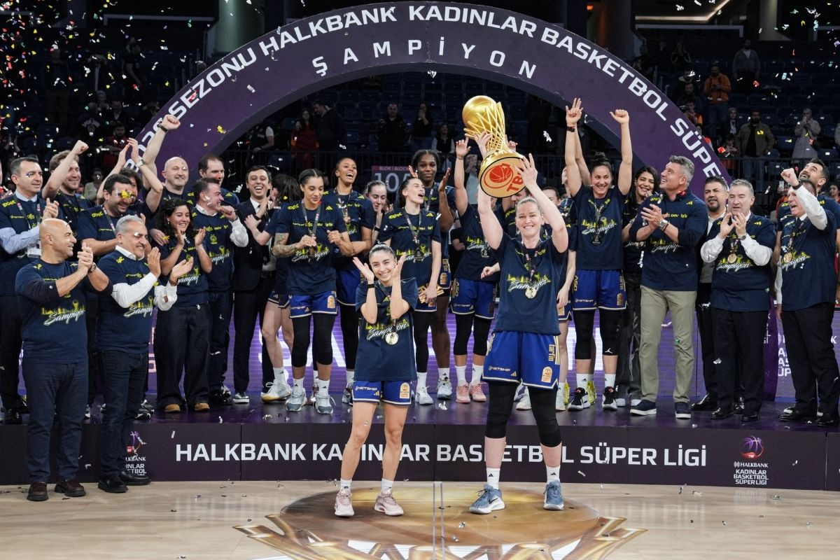 Kadınlar Basketbol Süper Ligi'nde şampiyon Fenerbahçe Opet oldu