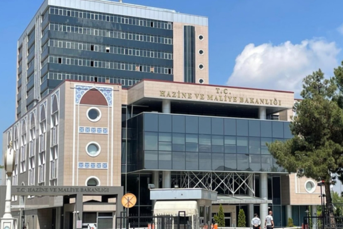 Hazineden hizmet ihracatının lider sektörü turizme önemli destek