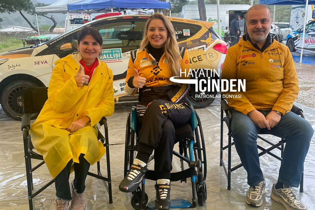 Kübra Denizci Keskin 16 yaşında geçirdiği bir kazayla engelli kaldı,  küsmedi, direksiyona geçti dünyanın ilk engelli kadın ralli pilotu oldu
