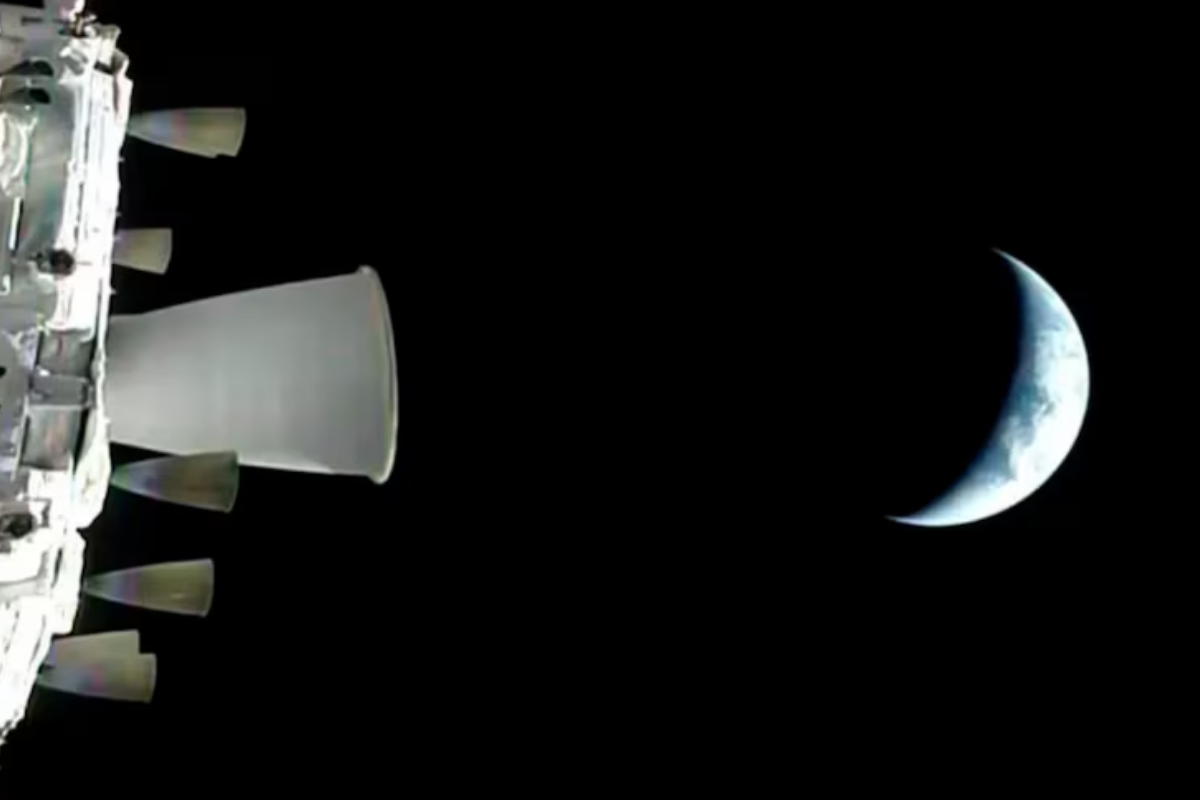 Artemis II astronotları, tarihi bir ay geçişi gerçekleştirdikten sonra Dünya'ya doğru yola çıktılar